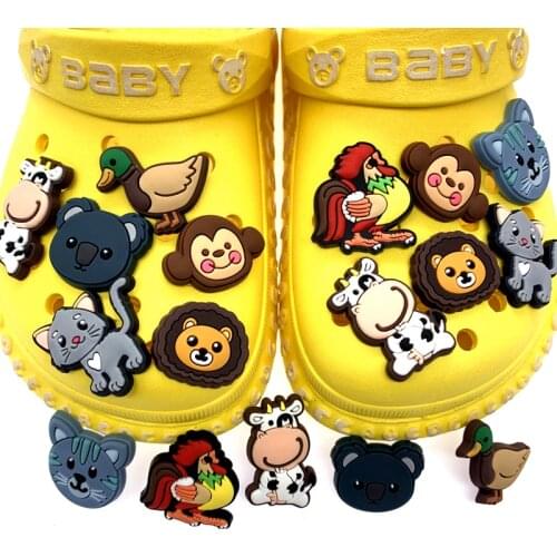 Wholesale 100PCS NEW Cartoon Croc Charms Cat Duck Icon Shoes Accessories For Kids BB Party Gifts Slipper Decoration