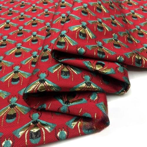 Designer sewing jacquard fabric cartoon bee jacquard clothing jacket long skirt windbreaker suit clothing fabric high-end