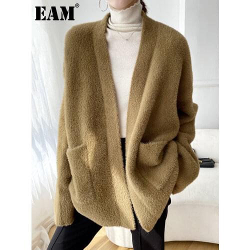 [EAM] Big Size Camel Cashmere Knitting Cardigan Sweater Loose Fit V-Neck Long Sleeve Women New Fashion Autumn Winter 2021 1DD252