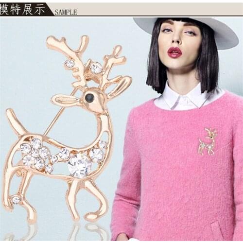 New Fashion Gold Cute Christmas Elk Brooch Pin For Women Crystal Rhinestone Flower Broches Mujer para ropa Party Gifts Jewelry