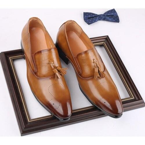 Spring New Vintage British Casual Men Shoes Crocodile Formal Dress Leather Shoes Business Tassel Loafers Wedding Brogue Shoes