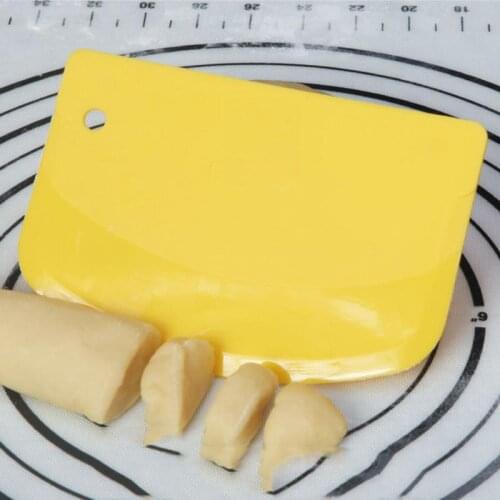 1PCS Pastry Cutter Plastic Cake Spatulas Dough Scraper Bread Pizza Fondant Tools Butter Knife White Safe Bakeware