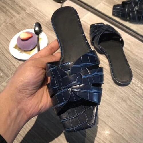 2021 women slipper womens flat shoes cross straps patent leather thick high heel Summer open toe slip on beach sandals leisure
