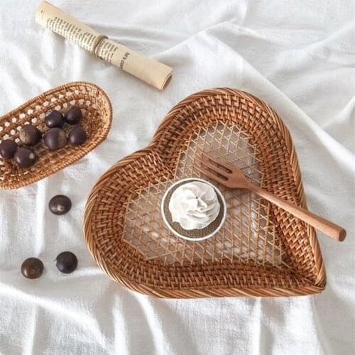 Care Tray Rattan Basket Heart-shaped Plate Fruit Basket Snack Bread Basket Storage Tray for Steamed Bread