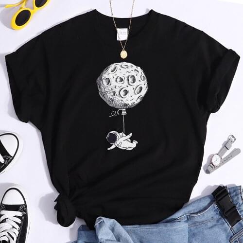 Cosmonaut Space Moon womens T-shirts Fashionable Womenswear Large T Shirts Harajuku Clothes Summer Spring Retro womens Tshirt