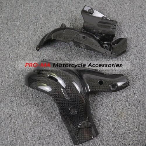 Motorcycle Exhasust Cover in Carbon Fiber For Ducati Superbike Panigale V4