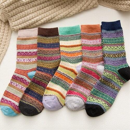 5Pairs/lot Warm Women Socks Winter Thick Cotton Socks Retro Colorful Socks Ladies Christmas Deer Gift Fashion Stripe 2020 New