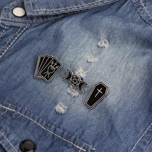 2018 New Punk Pins Moon Coffin Dagger Poker Witchcraft Alloy Drip Brooch For Women Men Wholesale