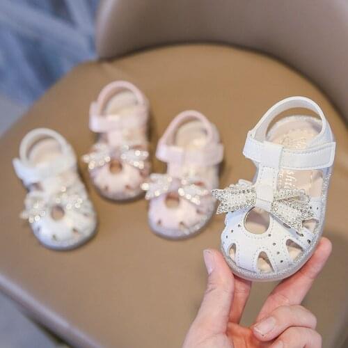 Childrens Sandals 2021 Summer New Sweet Fashion Bow-knot Princess Shoes Toes-capped Anti-kick Soft Bottom Hollow Breathable Hot