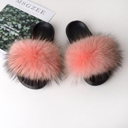 Manufacturers wholesale REAL raccoon fur fur slippers women summer outside furry sandals flat bottom non-slippery