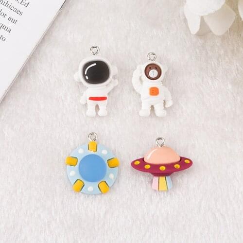 16pcs /lot Multicolor Resin Flatback Spaceship And SpaceAstronauts For Necklace Keychain Pendant DIY Making Accessories