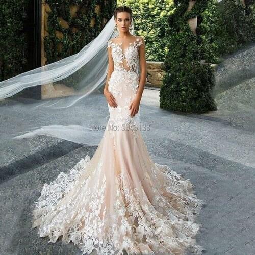 Luxury Champagne Mermaid Wedding Dresses 2021 Open Back Short Sleeves Wedding Gowns Lace Appliques Robe De Mariage Bride Gowns
