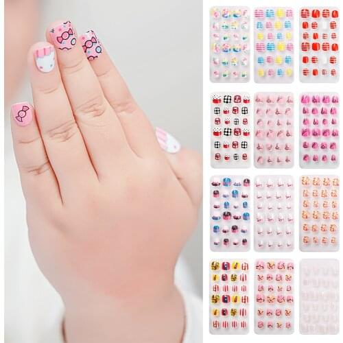 24pcs Candy Full Cover Self Adhesive False Nails Cartoon Flower Fake Nails Manicure Tips Children Nail Art
