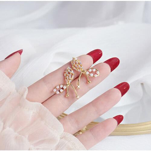 Ins Hot Butterfly Earrings Temperament For Girl Exquisite Luxury Jewelry Earrings With Pearl Shine Zircon Fine Charm Accessories
