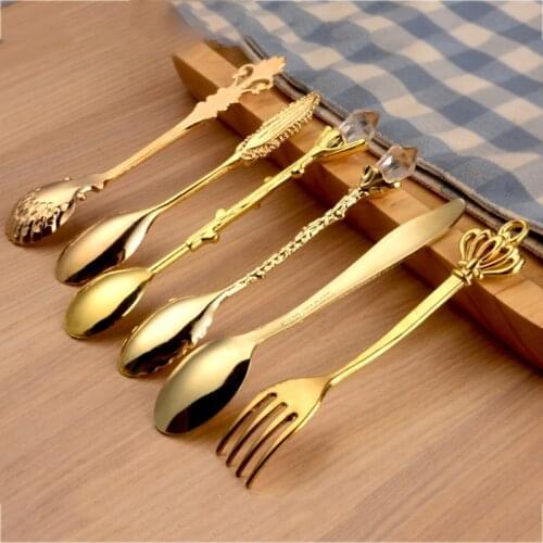 6 Pcs/Set Coffee Fork Vintage Kitchen fruit Carved Royal Spoons prikkers Style Spoons Metal Fork Accessories Mini dessert
