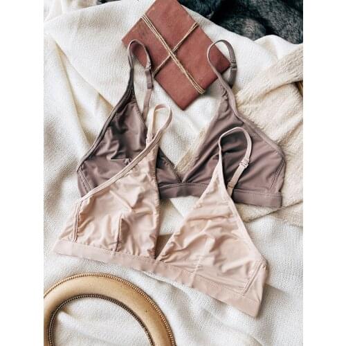 Ladies bra sexy ultra-thin silk breathable lingerie without steel ring soft deep V full cup big breasts solid color bralette