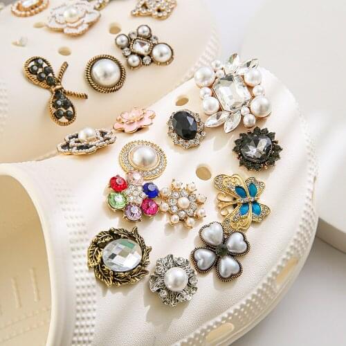 1set Metal Brand Shoes Designer Croc Charms Bling Rhinestone Vintage flowers Crown JIBZ Gift For Clog Decaration Girl gift