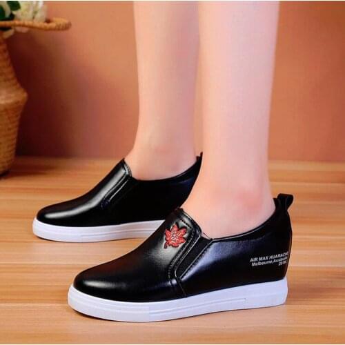 WGZNYN Women's Hidden Platform Shoes