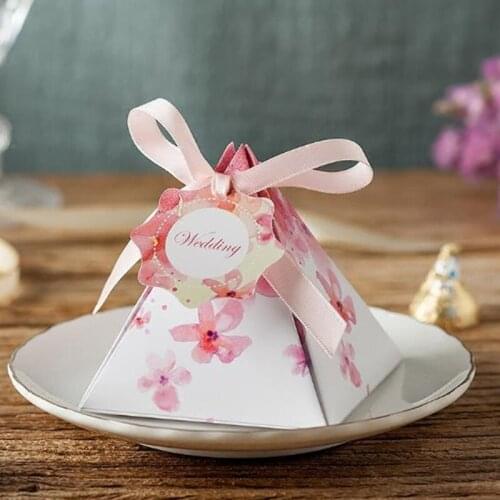 50pcs European creative green / pink flower romantic warm striped pyramid wedding like candy box Bomboniera party gift box
