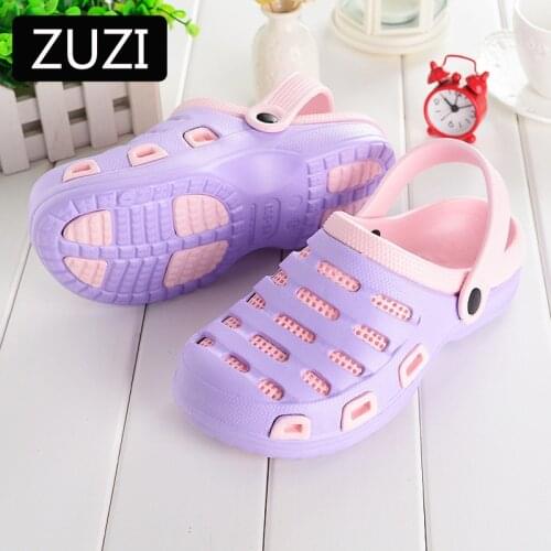 2021 Slip On Casual Garden Clogs Waterproof Shoes Women Classic Nursing Clogs Hospital Women Work Medical Sandals