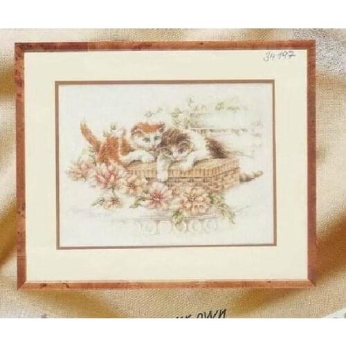 FREE Shipping Top Quality popular counted cross stitch kit 2 kitties cats kittens play flower Lanarte 34197
