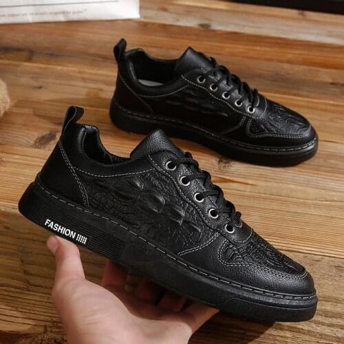 Men Running Shoes Fashion Breathable Outdoor Walking Men Footwear non-slip Leather Sneakers Men Comfortable Athletic Footwear
