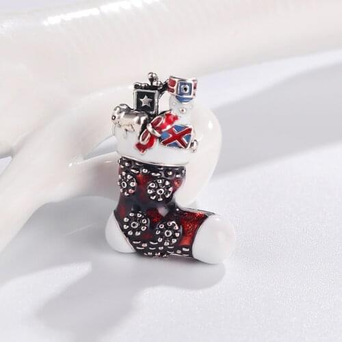 New Product Christmas Socks Brooches for Women Enamel Brooch Pins Jewelry Accessories