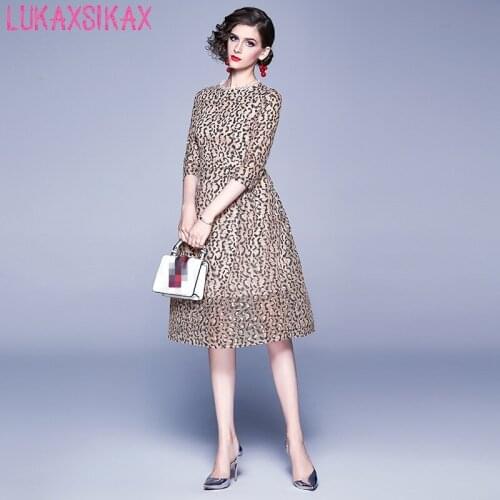 2020 New Spring Autumn Women Three Quarter Sleeve Dress High Quality Leopard Lace Runway Dress Elegant Slim Party Dresses