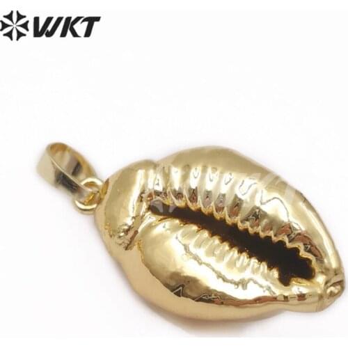 WT-JP114 Natural Cowrie Shell Pendant Sea Shell With Full Gold Dipped Pendant For Women Shell Necklace Cowry Jewelry