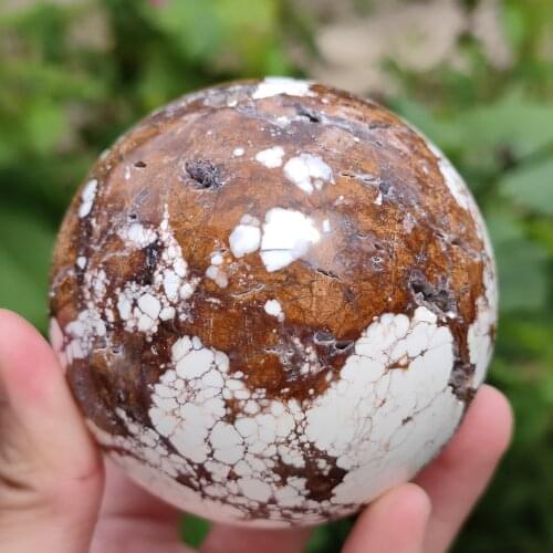 Natural beautiful magnesite crystal ball, natural healing crystal family gift