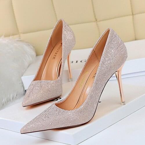 Shining Glitter Pink Womens Wedding Shoes 2020 New Pointed Toe Party Women Pumps Sequined Cloth High Heels Woman Shoes Fashion