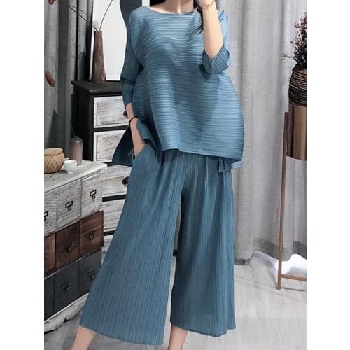 LANMREM Pleated Two Pieces Pants Set For Women Elegant Vintage Round Neck Loose Tops + Calf-Length Wide Leg Pants 2021New OA979