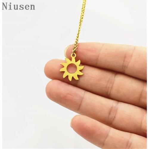 Sun Necklace For Women Stainless steel Sunshine Dainty Minimalist Jewelry Fashion Geometric Hollow Round Chain Pendant Statement