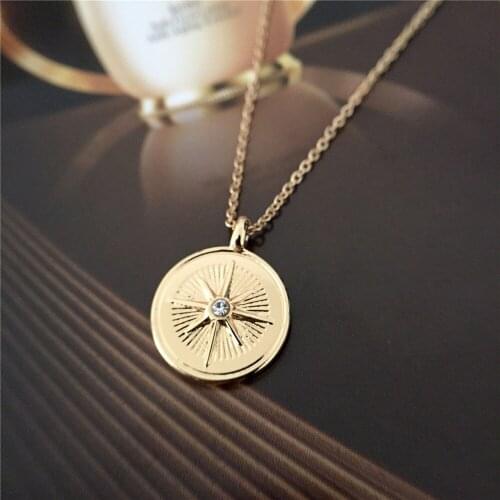 Casual Gold Color Plating Star on the Round Disc Pendant Necklace For Women Girl Daily Simple Basic Decoration Jewelry Accessory
