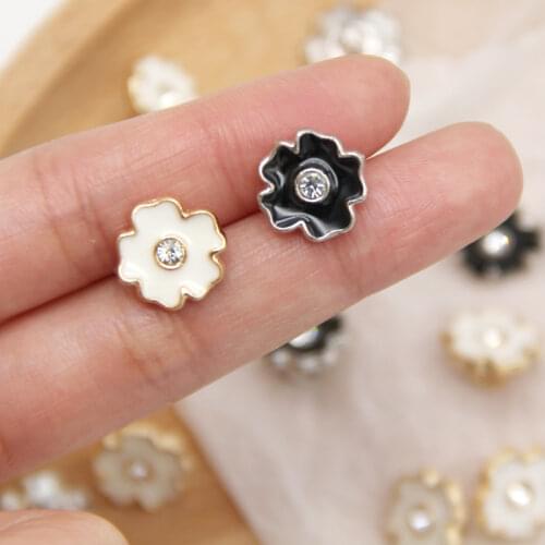 8pcs Fashion White Flower Golden Metal Sewing Buttons For Clothing Women Shirt Coat Small Decorations Accessories Wholesale