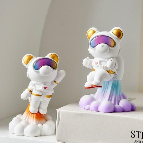 Animals Miniatures Living Room Decoration for Desk Decor Astronaut Bear Figurines Nordic Resin Embellishments Home Decoration