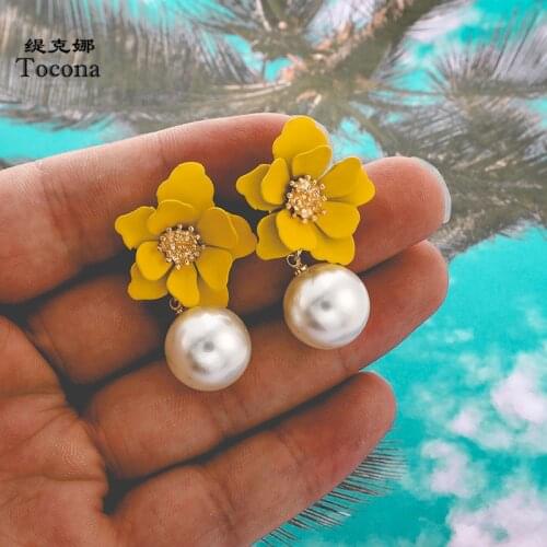 Tocona Charming Yellow Flowers Drop Earring for Women Beautiful Exquisite White Pearl Pendant Fashion Jewelry pendientes 8071