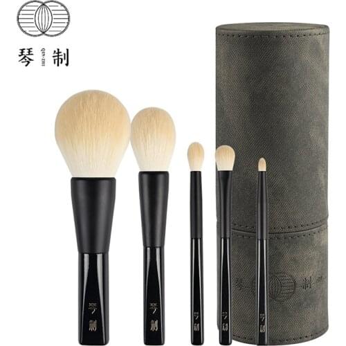 QINZHI Professional Handmade Make Up Brush Set Face Powder Eye Shadow Brush Soft Synthetic Fiber Short Handle Makeup Brushes Kit