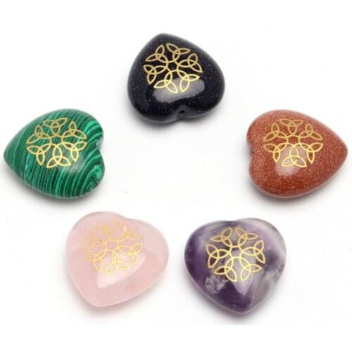 Natural stone Reiki triangle Triqueta symbol heart-shaped bare stone carving Nordic religion mystic rune stone carving beads