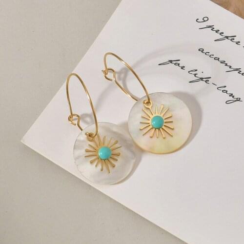 Bohemian Stainless Steel Sunflower Natural Shell Hoop Earring Handmade Gold Circle Round Earring 2021 Trend boucle oreille femme