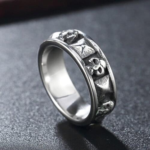 Gothic Round Skeleton Skull Ring for Men And Women Punk Stainless Steel Biker Skull Ring Couple Fashion Jewelry Party Best Gift