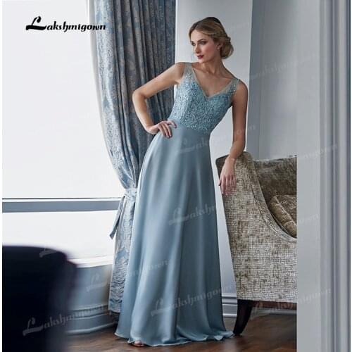 Charming Dusty Blue Mother of the Bride Dresses Sleeveless Beading Top Long Wedding Guest Gowns Back Out V Neckline 2021
