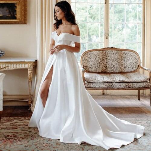 Off The Shoulder Satin Front Slit Wedding Bridesmaid Dresses Beach Outdoor Zipper Sexy 2021 Custom Made Bridal Gown Plus Sizes