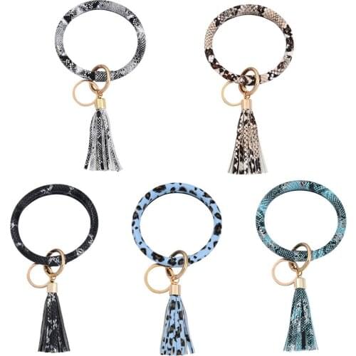 New Fashion Keychain Creative Leather Key chain Accessories Friends Gifts Charm Keychain Ladies Mobile Phone Bag Keychain