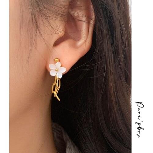 Perisbox Dainty White Shell Flower Chain Drop Earrings Modern Gold Color Titanium Steel Chains Streetwear Earring Non Tarnish