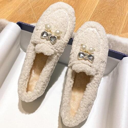 New Winter Slip-On Loafers Womens Flat Shose Hairy Warm Non-Slip Cute Home Outdoor Bow Pearl Decoration Female Plus Size hy633