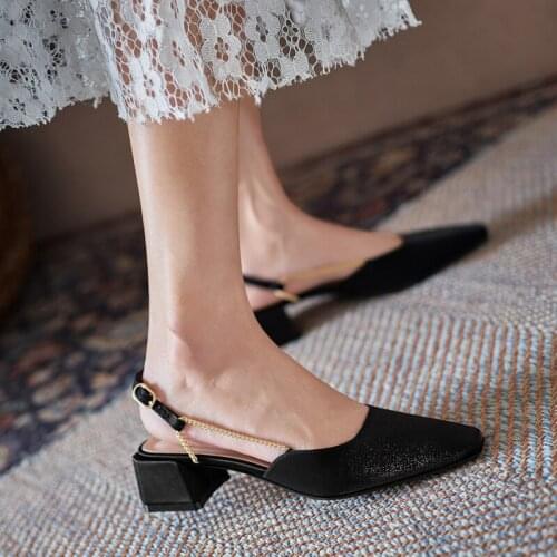 2021 Women Elegant Pointed Pumps Small Chain Buckle Design High Quality Prom Convenient Solid Color Office Outdoor Woman Shoes
