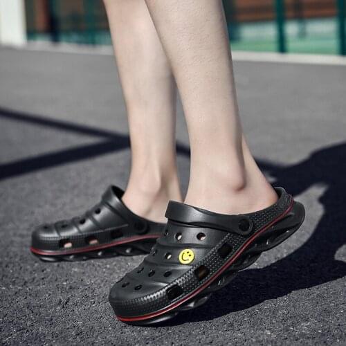 Summer Men Slippers Smiley Outdoor Garden Shoes Blade Clogs Beach Sandals Mules Indoor Home Slides Bathroom Loafers Flip Flops