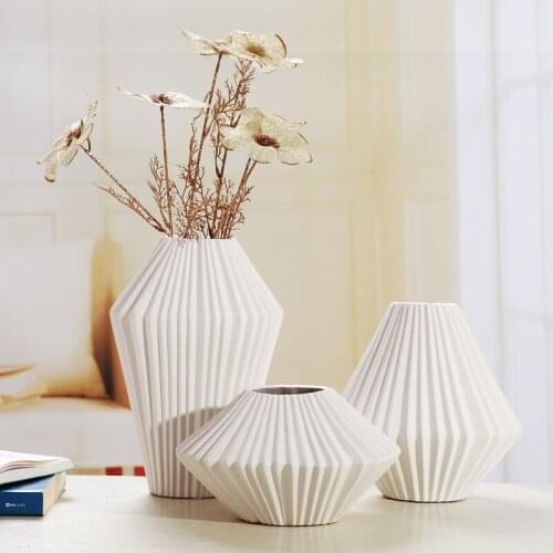 Modern Concise Creative Ceramic Threaded Vase Set Porcelain Artwork Craft Ornament Accessories for Room Decoration and Present
