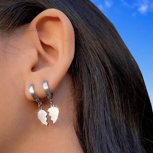 Y2K Jewelry Split Peach Heart Earrings for Women Metal Vintage Fashion Punk Hip Hop Goth Earring Charm 90s Aesthetic Gifts New